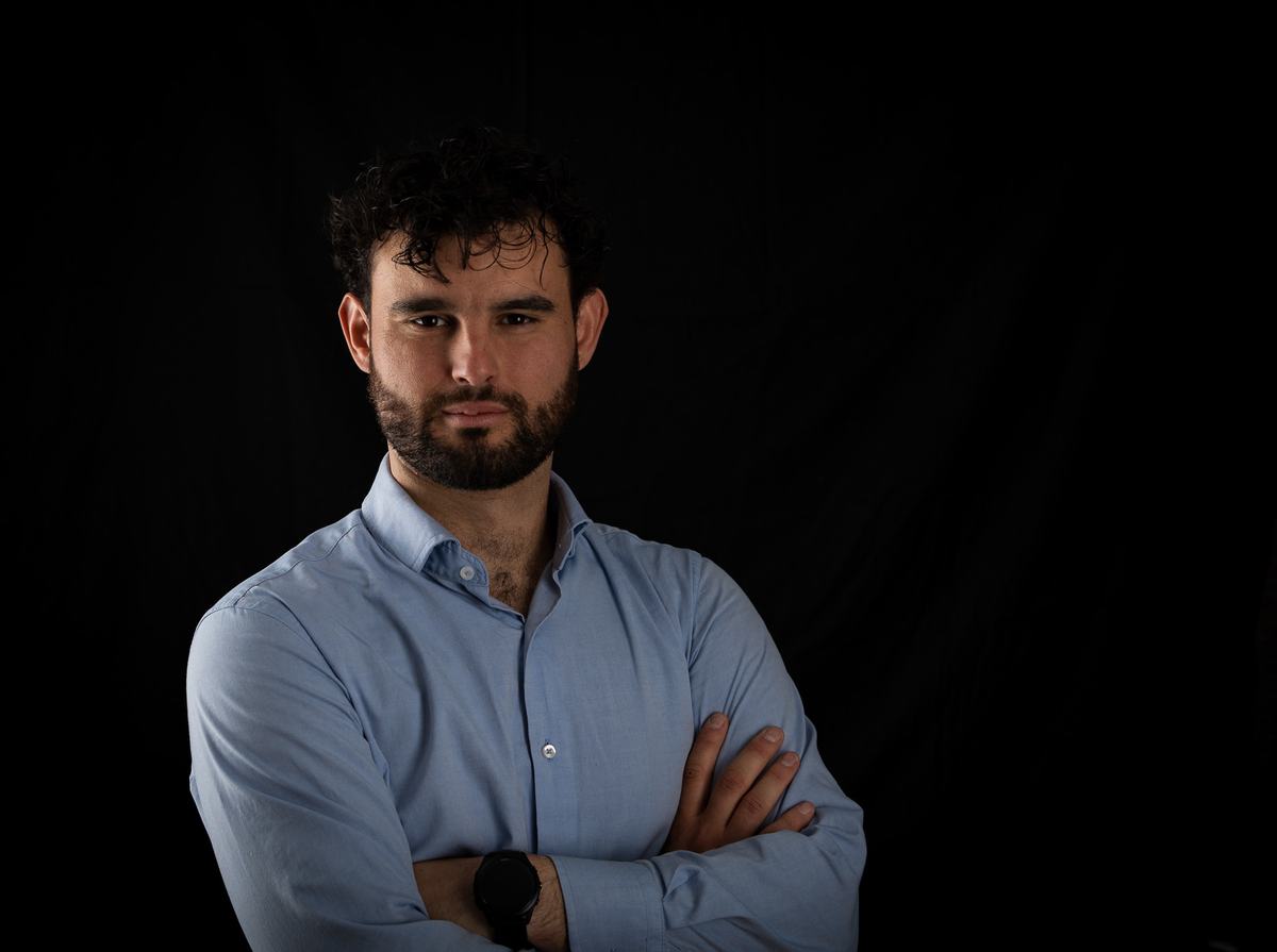 Businessportrait mit dramatischer Lichtführung im Studio
